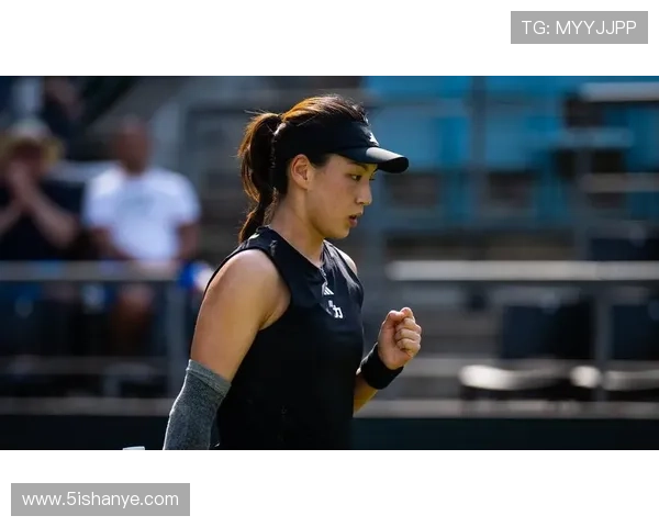 赛赛欣瑜亦师亦友共逐网球梦想